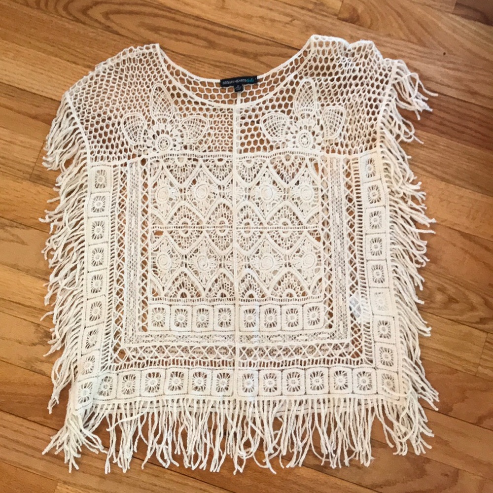 💥 Adorable over shirt!